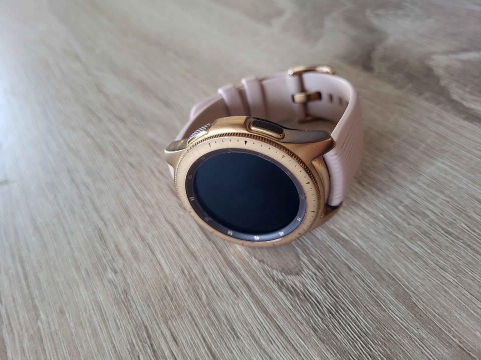 Samsung Galaxy Watch - 7