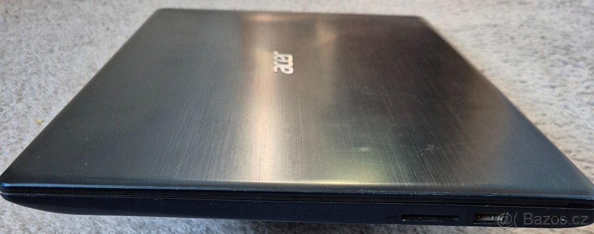Kovový notebook Acer Swift SF315-51 - 7