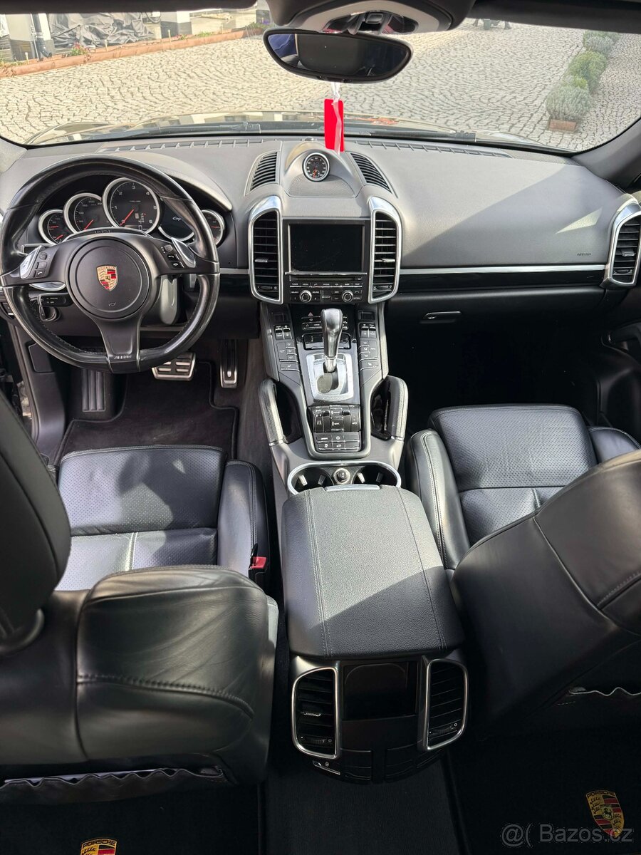 Porsche Cayenne - 7