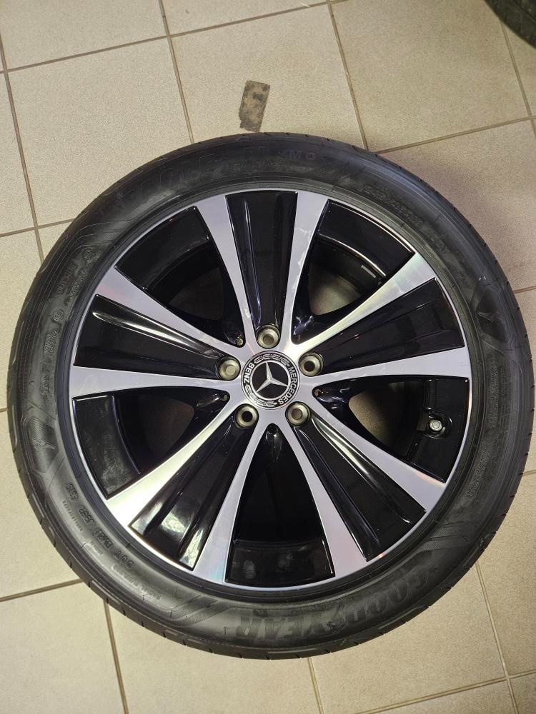 Prodám novou Originální letní sadu alu kol Mercedes - 7
