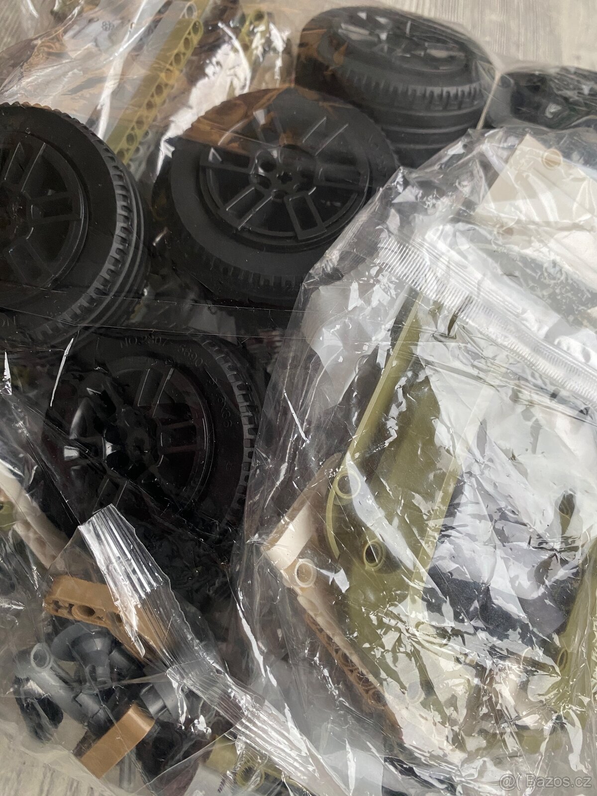 NOVÉ Land Rover Defender - 2573ks kostek - 7