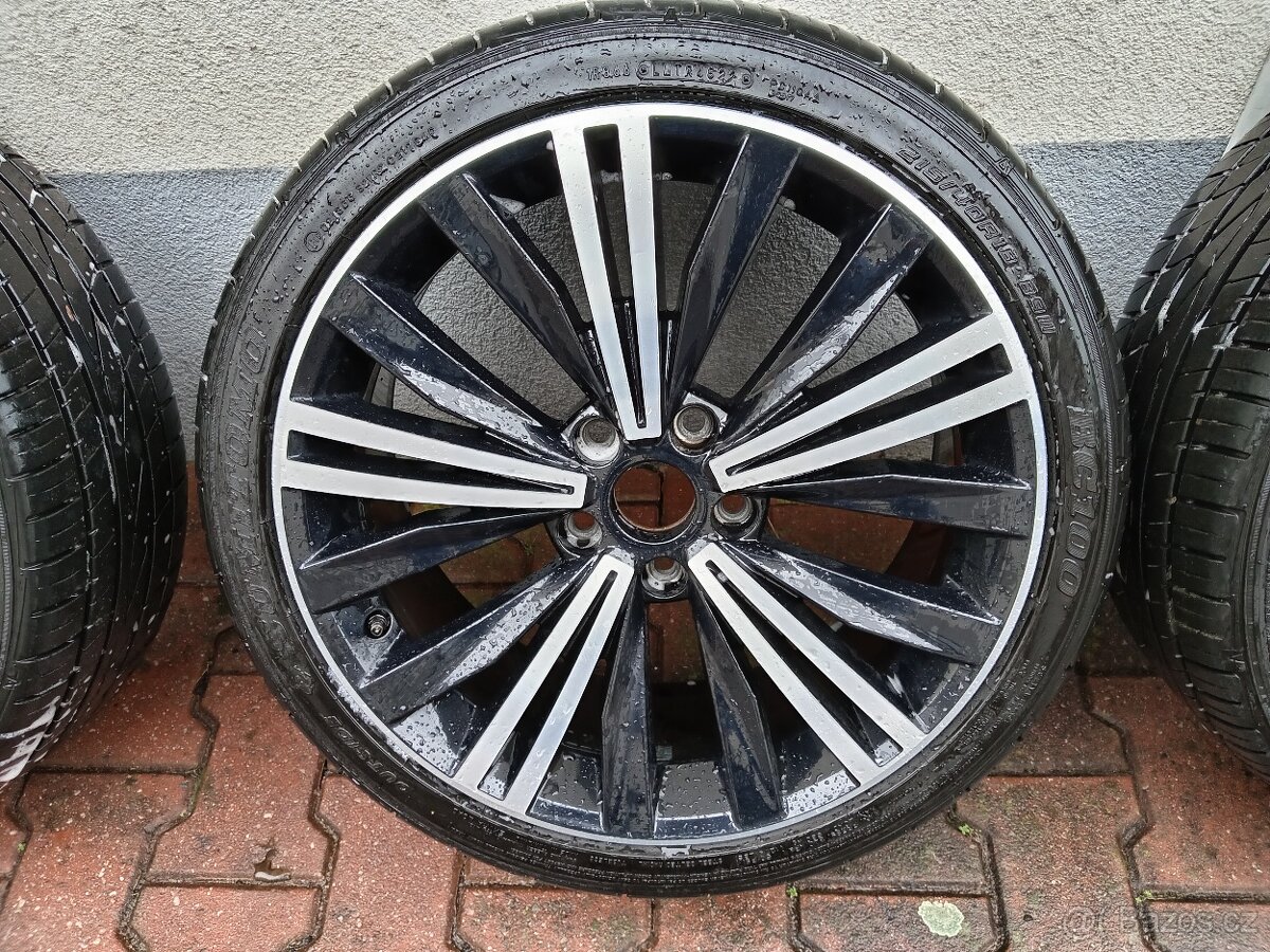 Originál ALU kola VW Škoda R18 + letní pneu - 7
