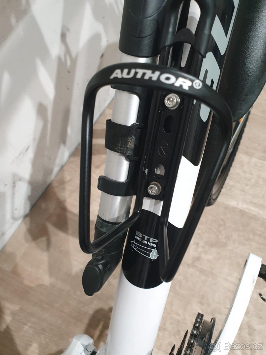 Značkové trekové kolo AUTHOR 28” - 7