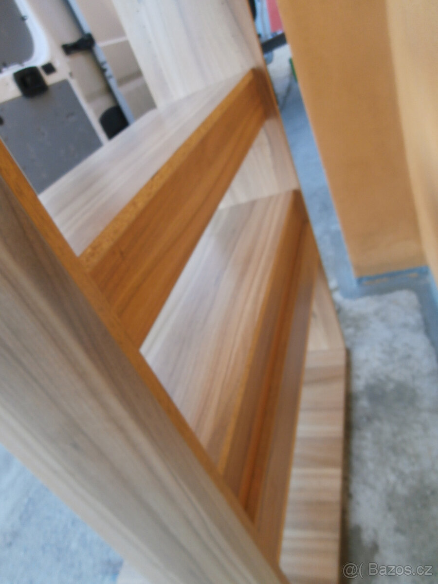 Regál dřevěný, skříňka otevřená s policemi za 500 kč - 7