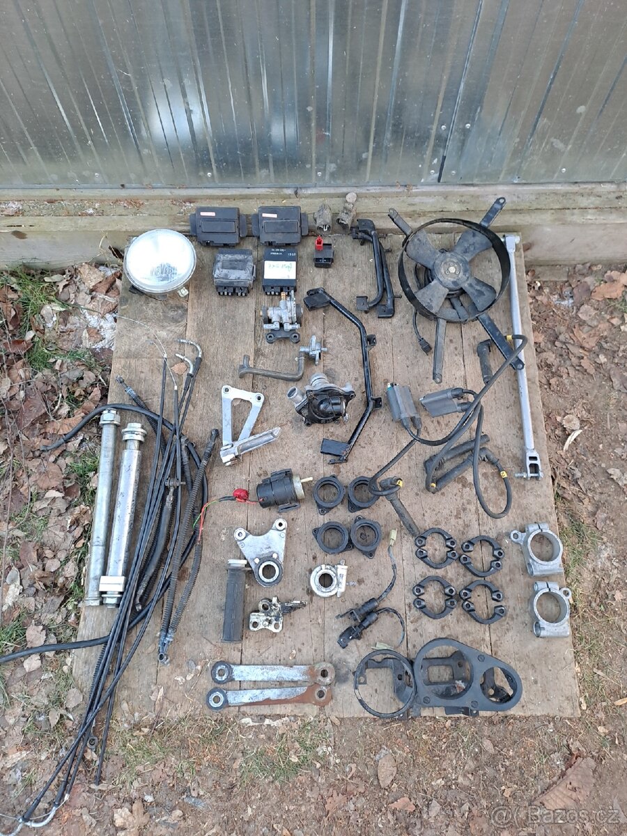 Dily Kawasaki ZXR 750J - 7