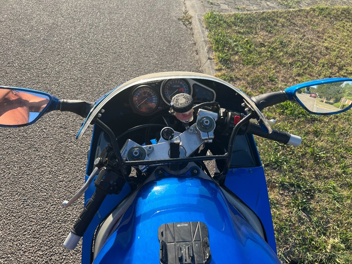 Kawasaki Ninja ZX9R - 7