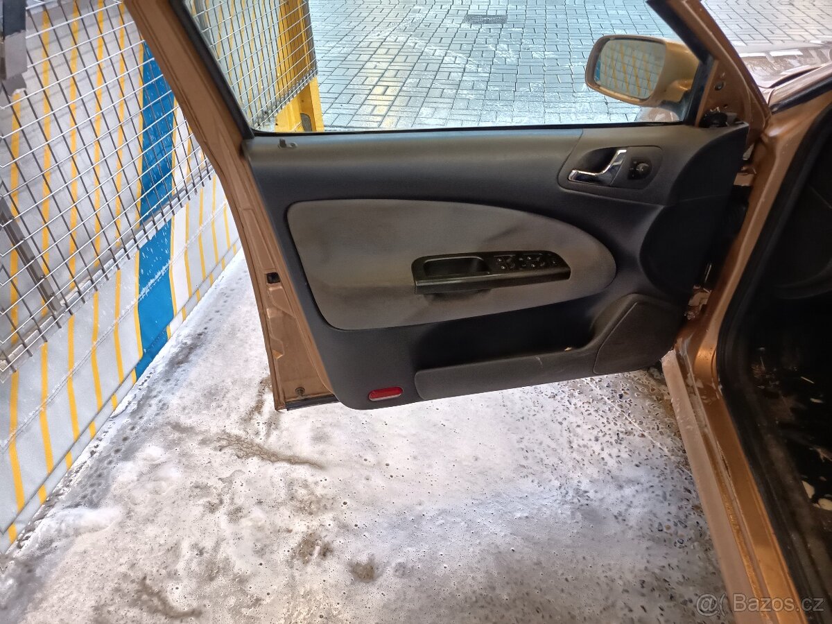 Škoda Octavie 1.6 r.v2001 75kw - 7