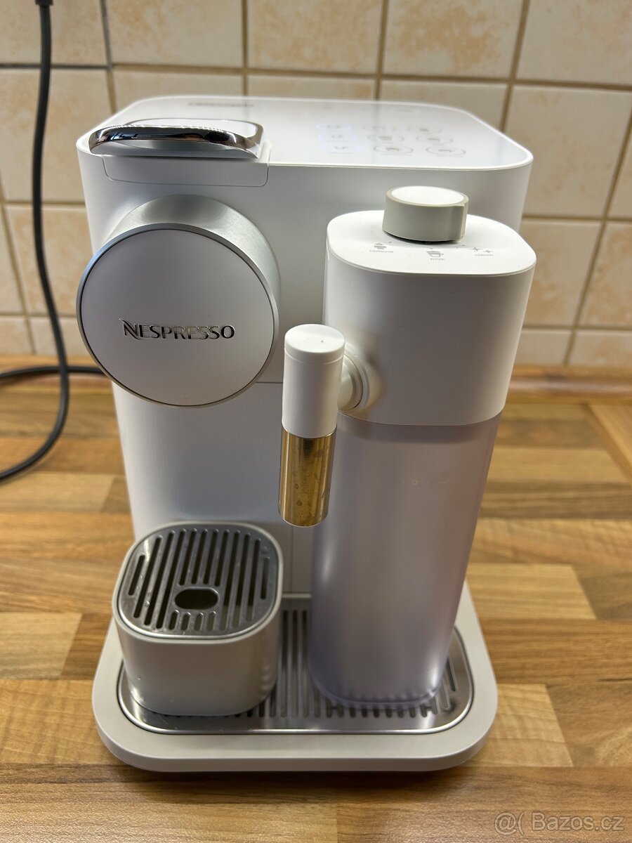 Kávovar Nespresso Lattissima - 7