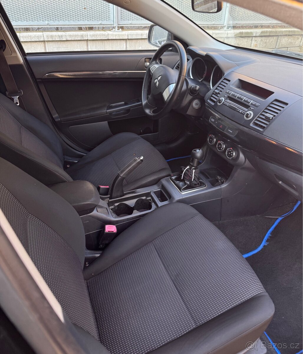 Mitsubishi Lancer - 7