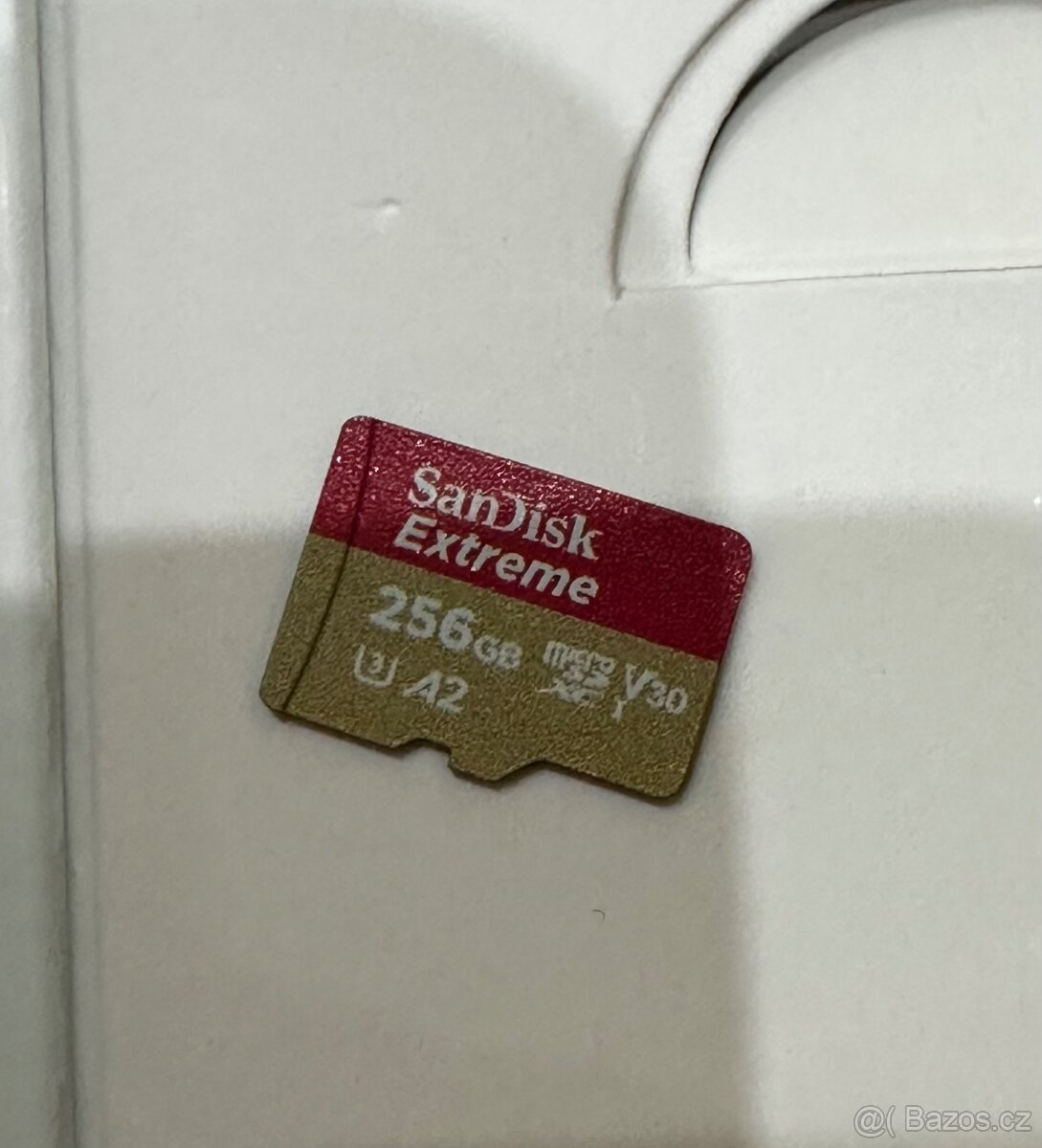 Insta360 X4 – kompletní výbava, 256GB SD karta, nabíjecí sta - 7