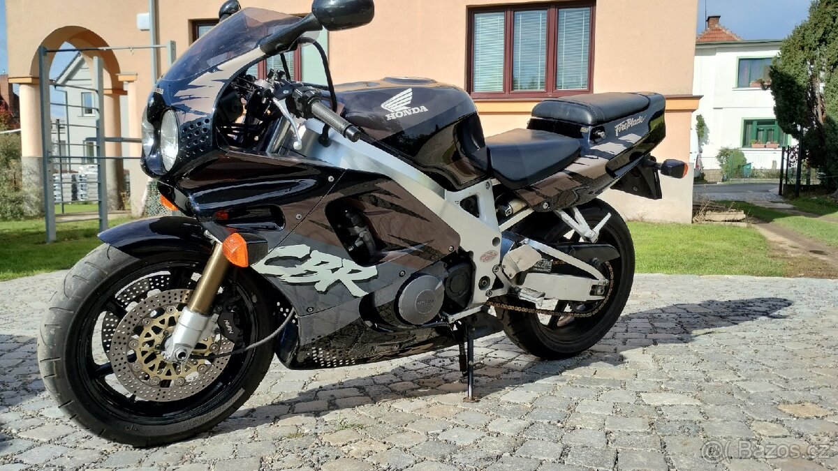 Honda CBR 900RR SC28 - 7