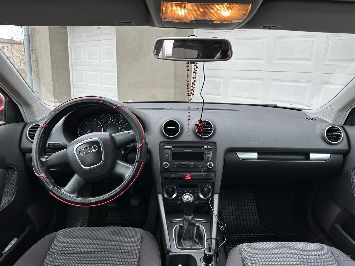 AUDI A3 1.6 i - 7