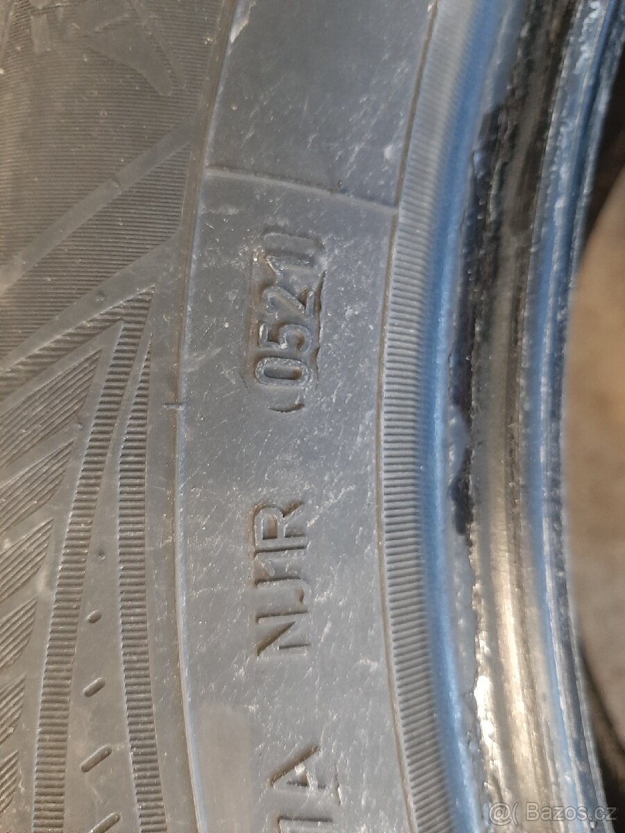 Goodyear vector 235/55r17 - 7