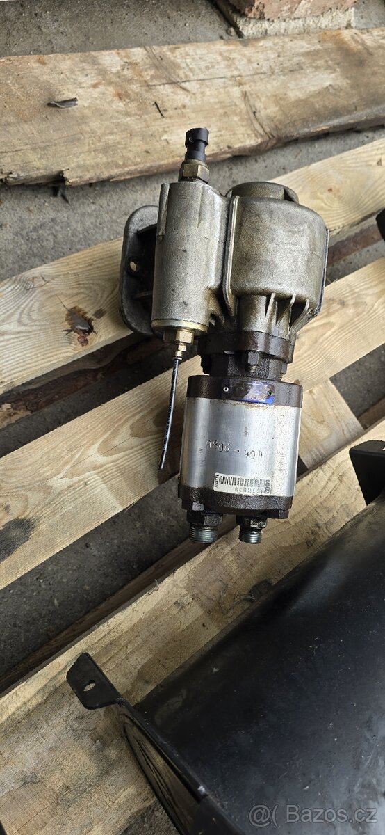 Hydraulika 3 stranný sklápěč. Teleskopický válec. - 7