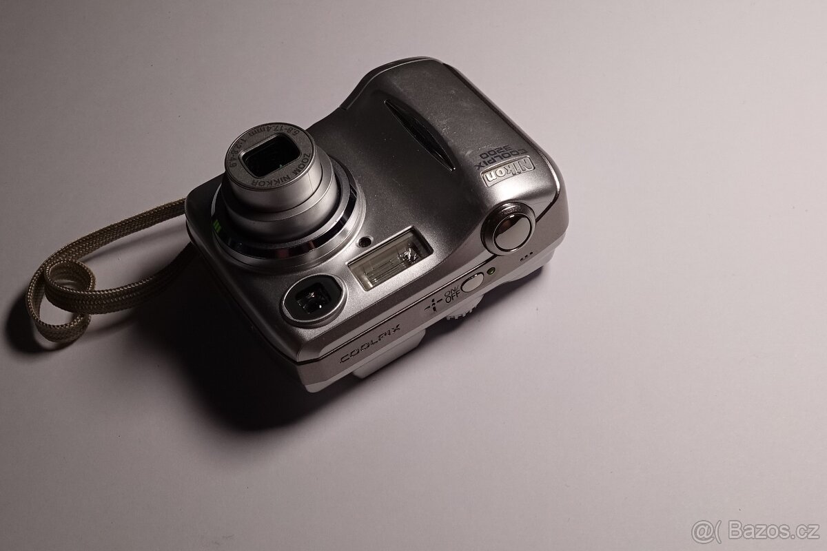 Nikon Coolpix 3200 - 7