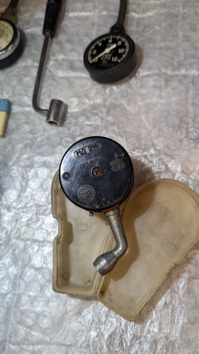 Retro měřiče tlaku pneu - 7