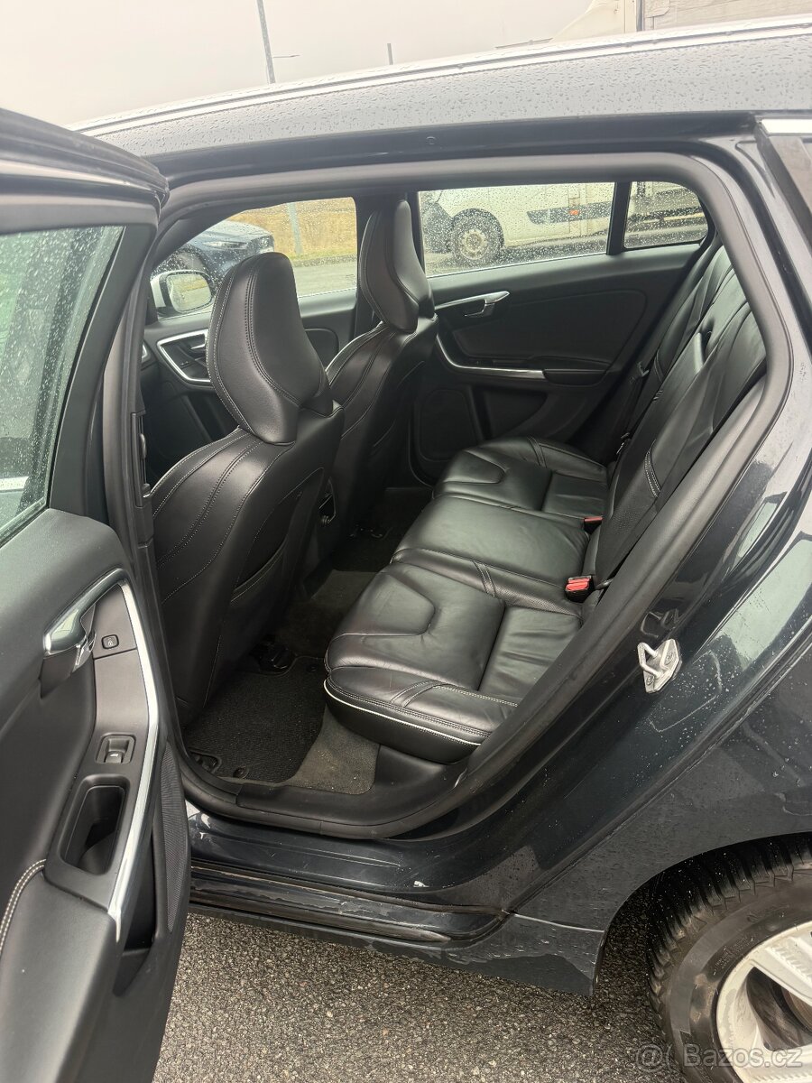 Volvo V60 D6 hybrid 4x4 - 7