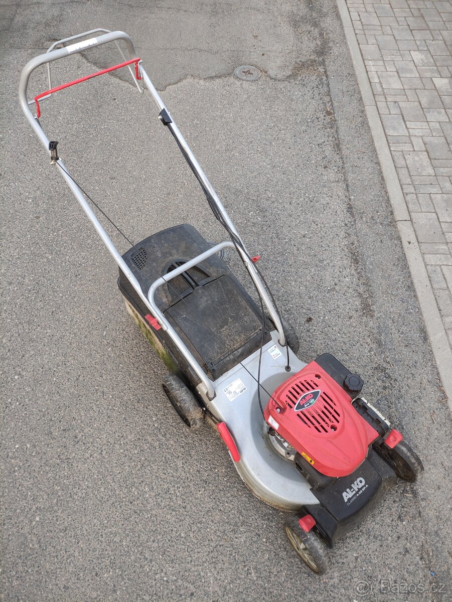 Sekačka na trávu s pojezdem - 7