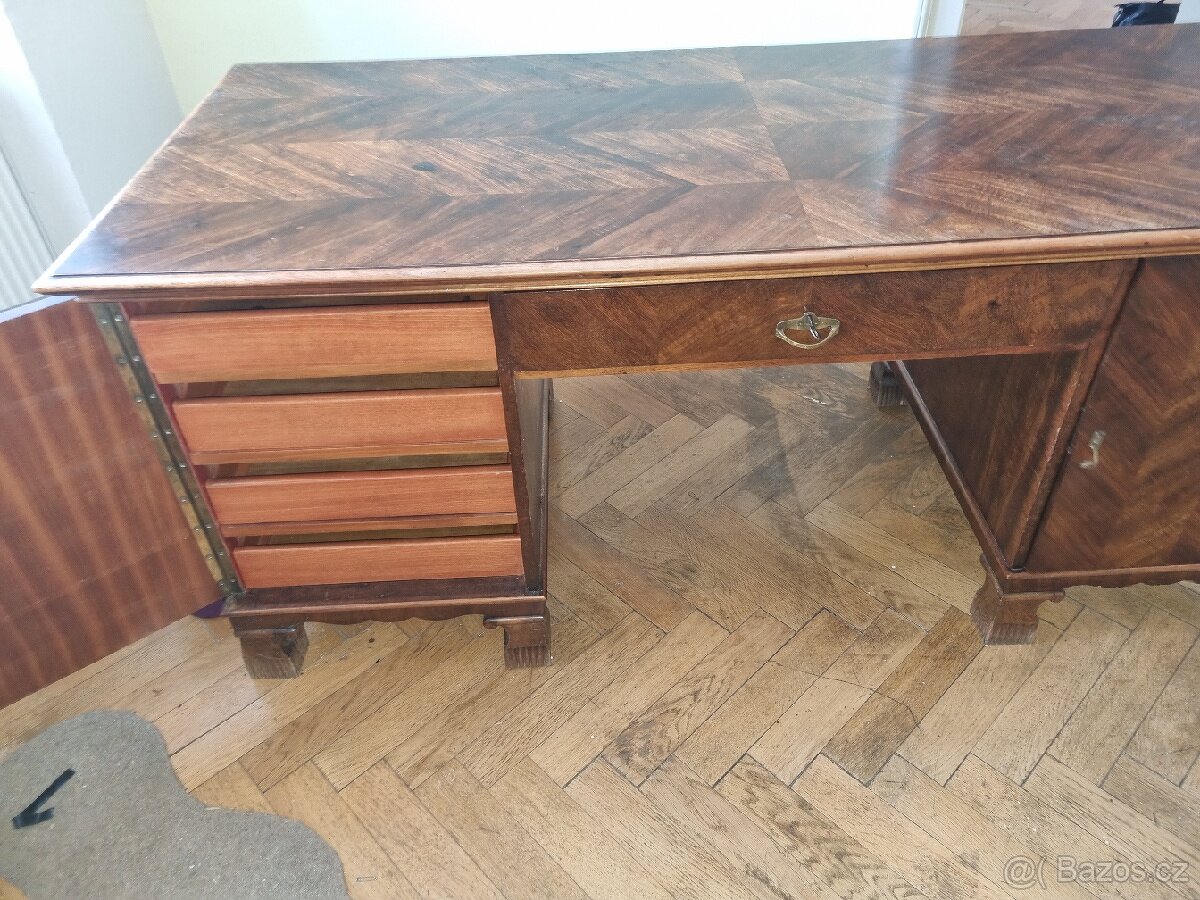 Starožitný nábytek - 7