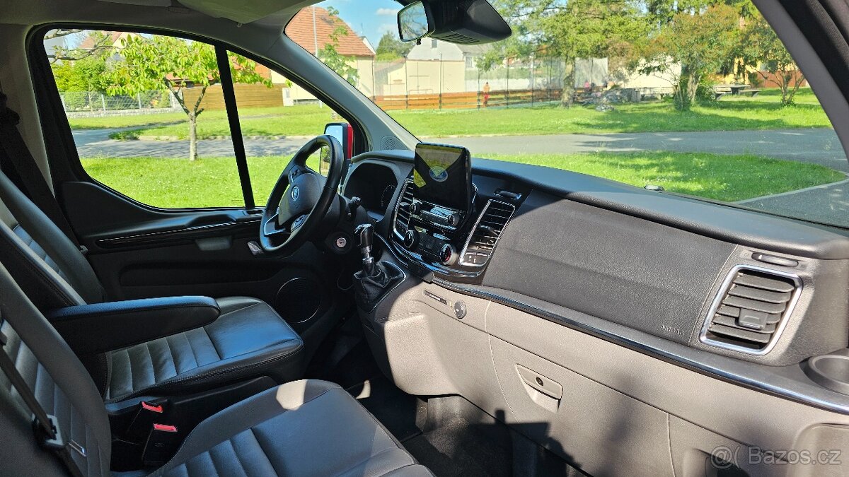 Pronájem dodávky Ford Turneo Custom 8+1 - 7