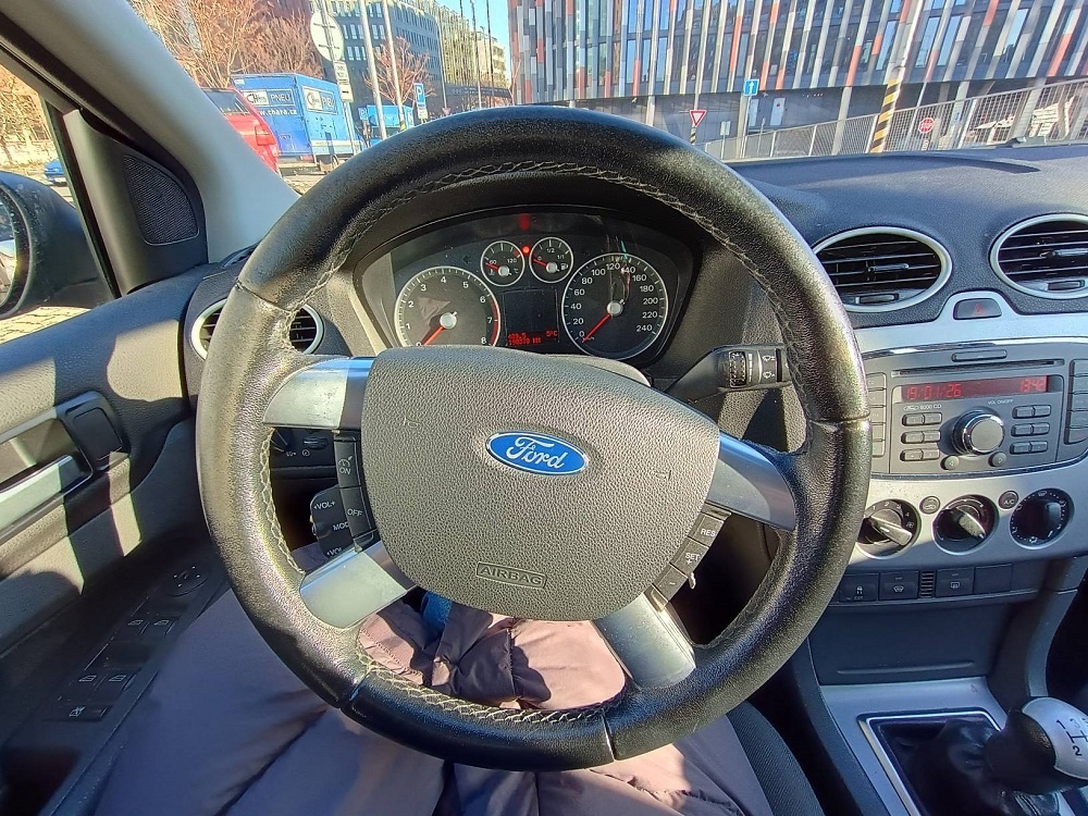Nabízím k prodejí FORD FOCUS - 7