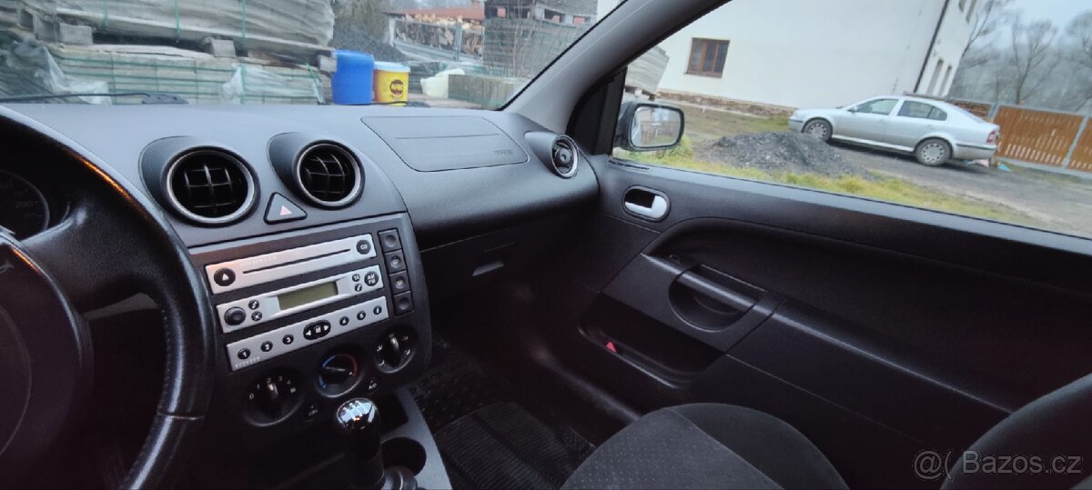 Ford Fiesta - 7