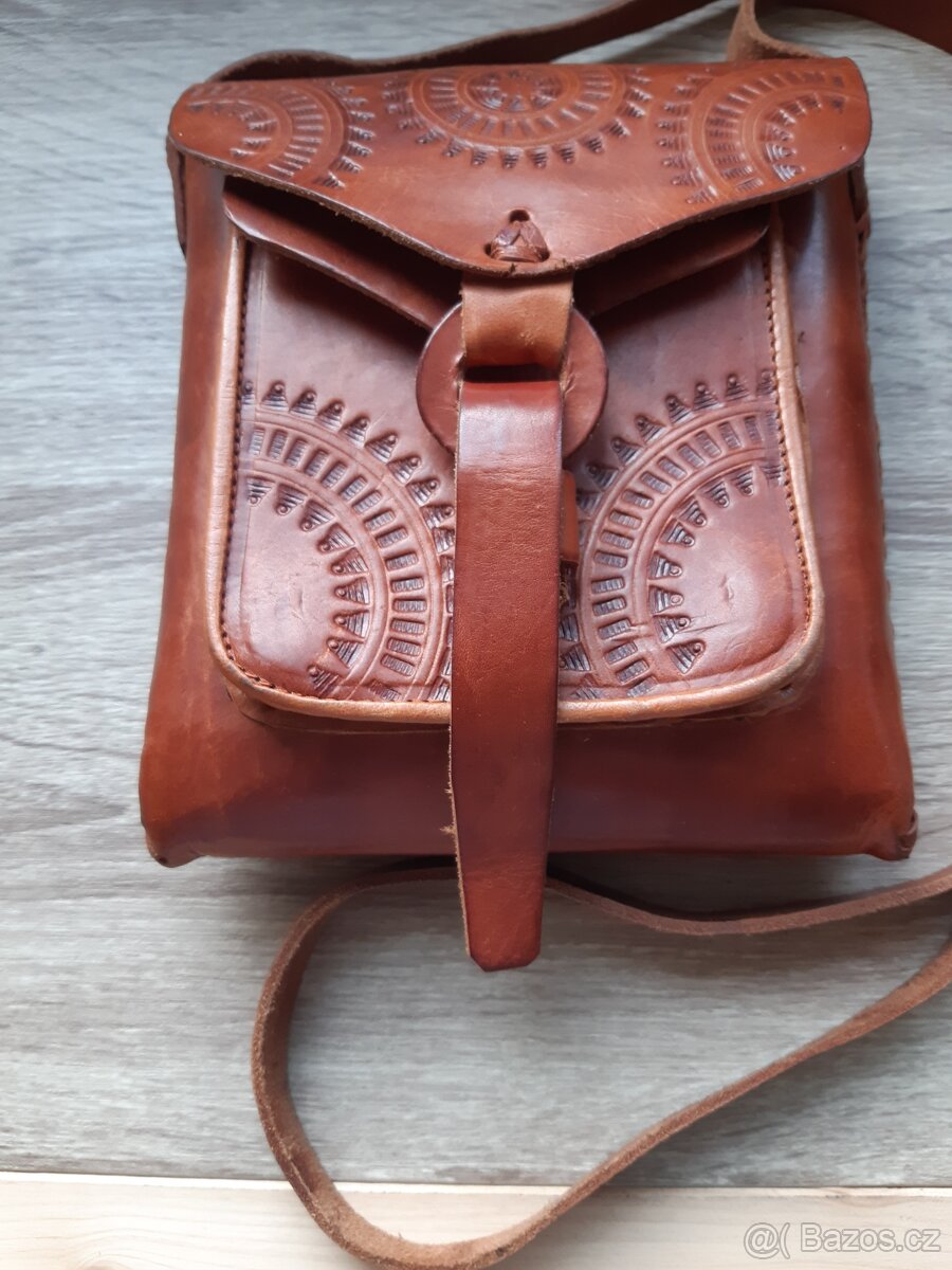 Kožená crossbody kabelka - 7