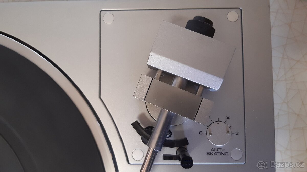 Gramofon YAMAHA YP-7100 - 7