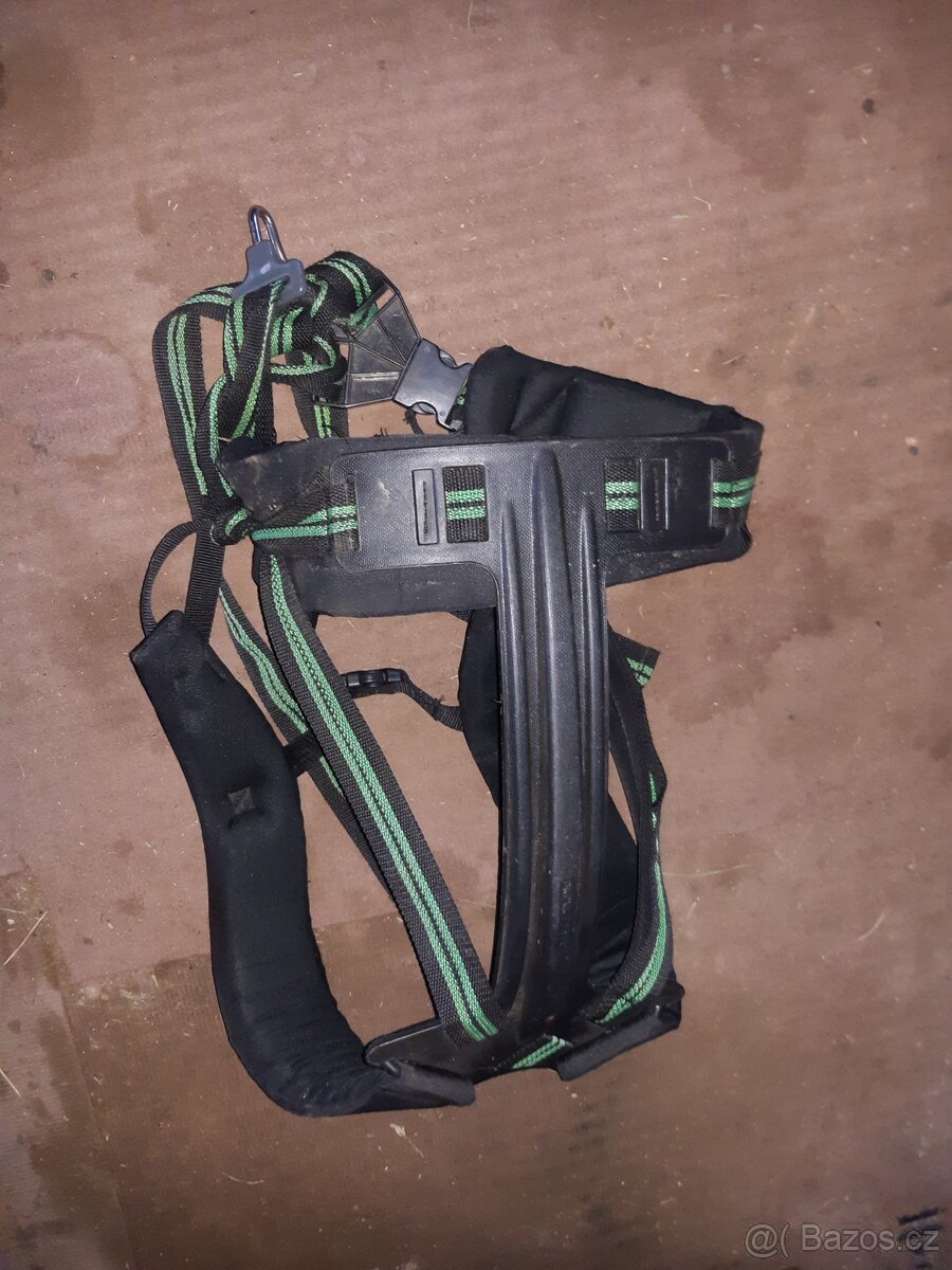 Věci na pilu a krovinořež - 7