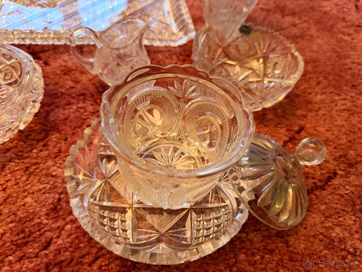 Sklo, porcelán a čajové sety z pozůstalosti - 7