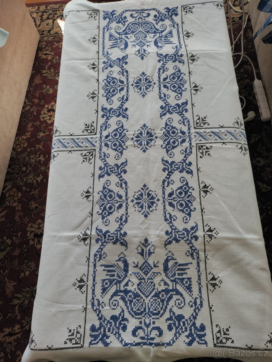 Lněný ubrus ručně vyšívány - 7