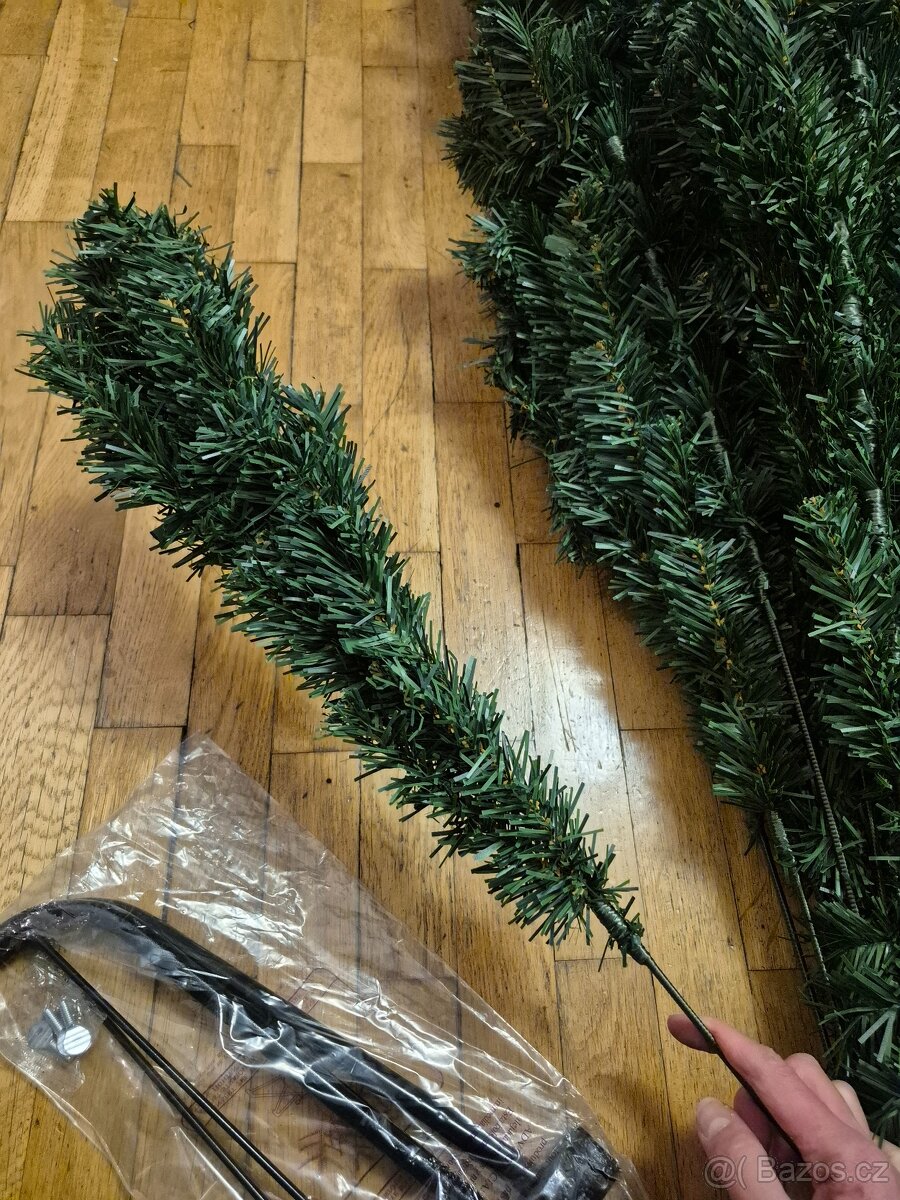 Nový umělý vánoční stromek, 240 cm - 7