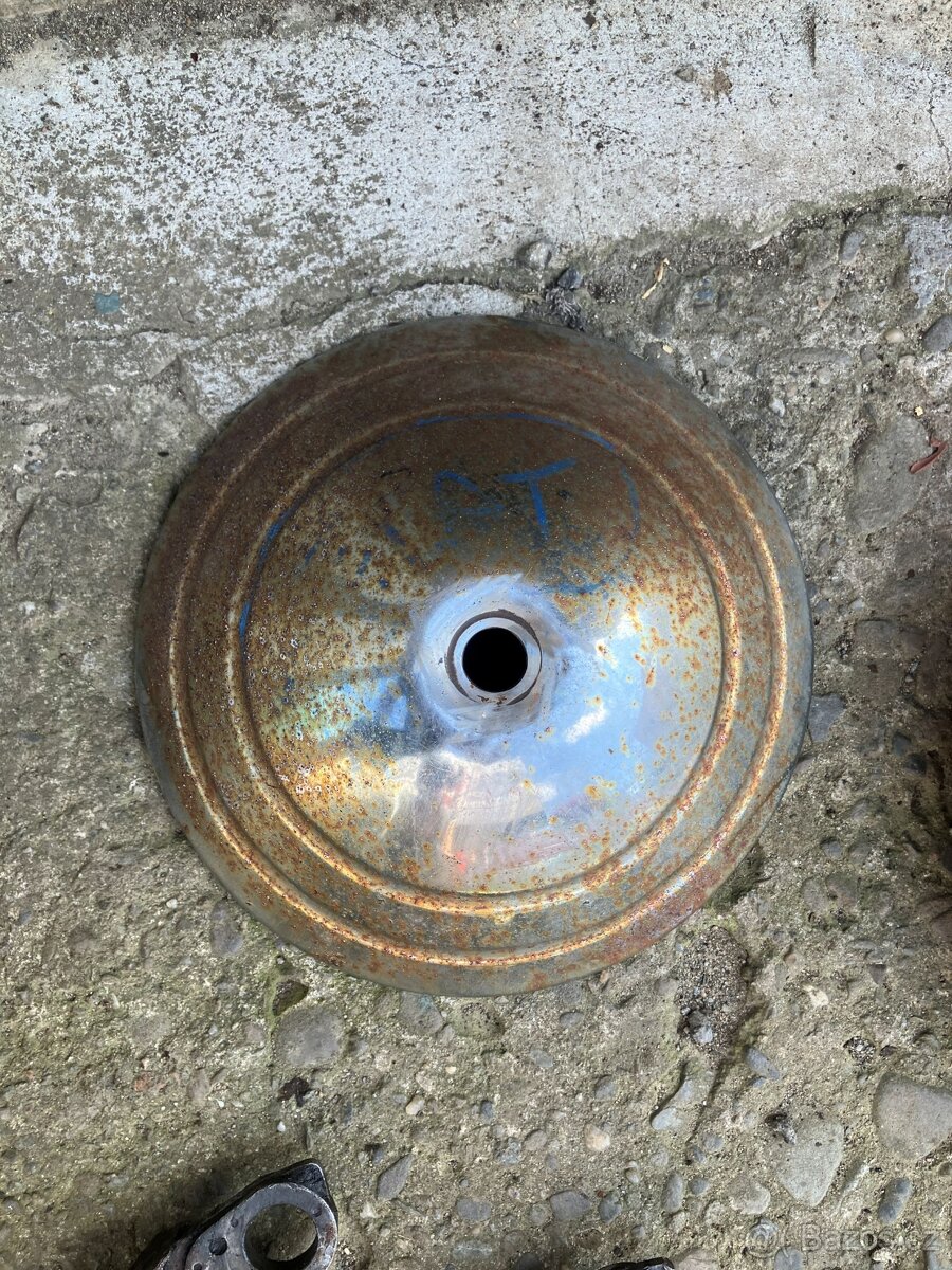 směs auto dílů pro veterány - 7