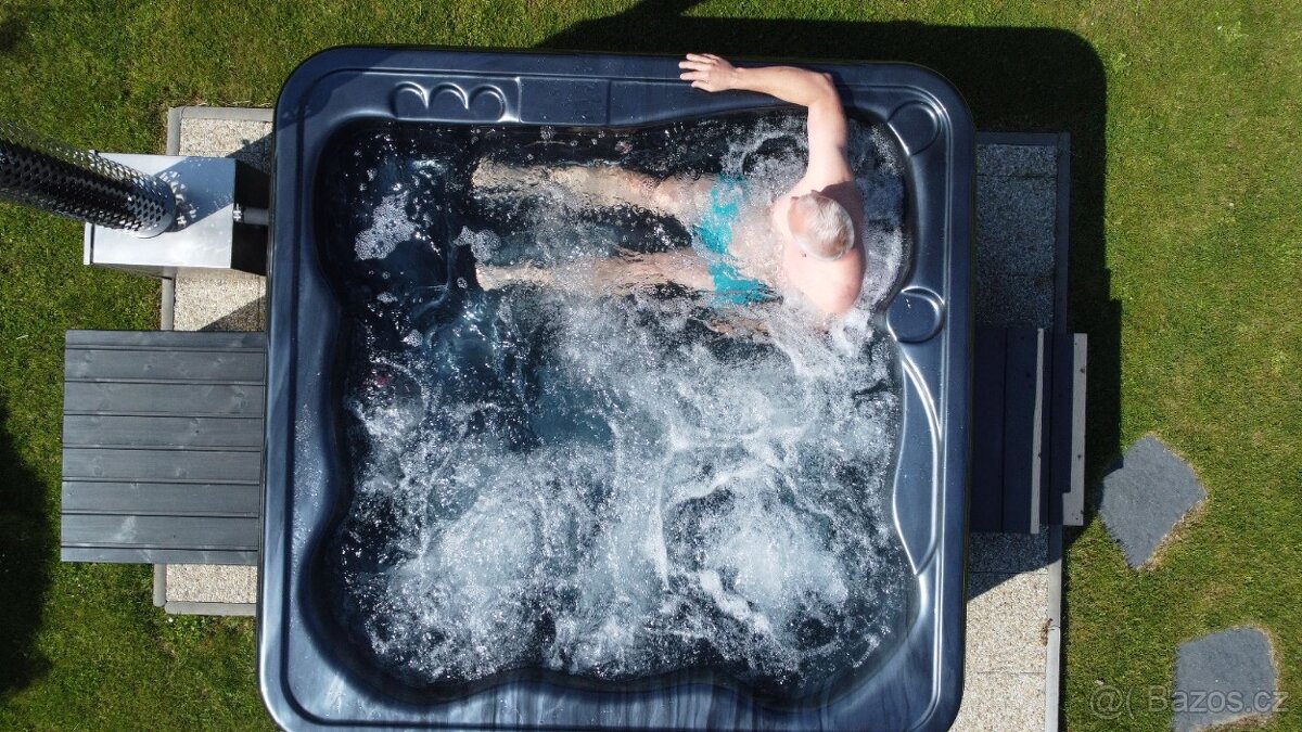 Luxusní venkovní vířivka s vytápěním na dřevo - 7