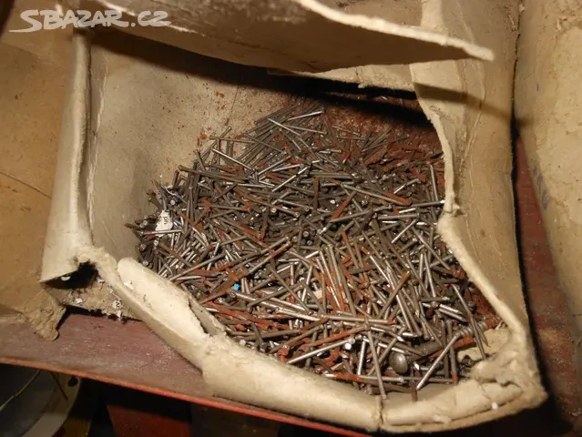 ŠROUBKY,HŘEBÍKY,APD. VELMI SPĚCHÁ LEVNĚ - 7