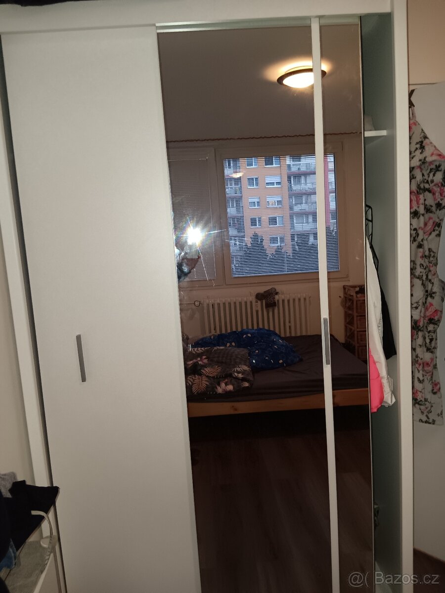 Obývací a ložní nábytek - 7