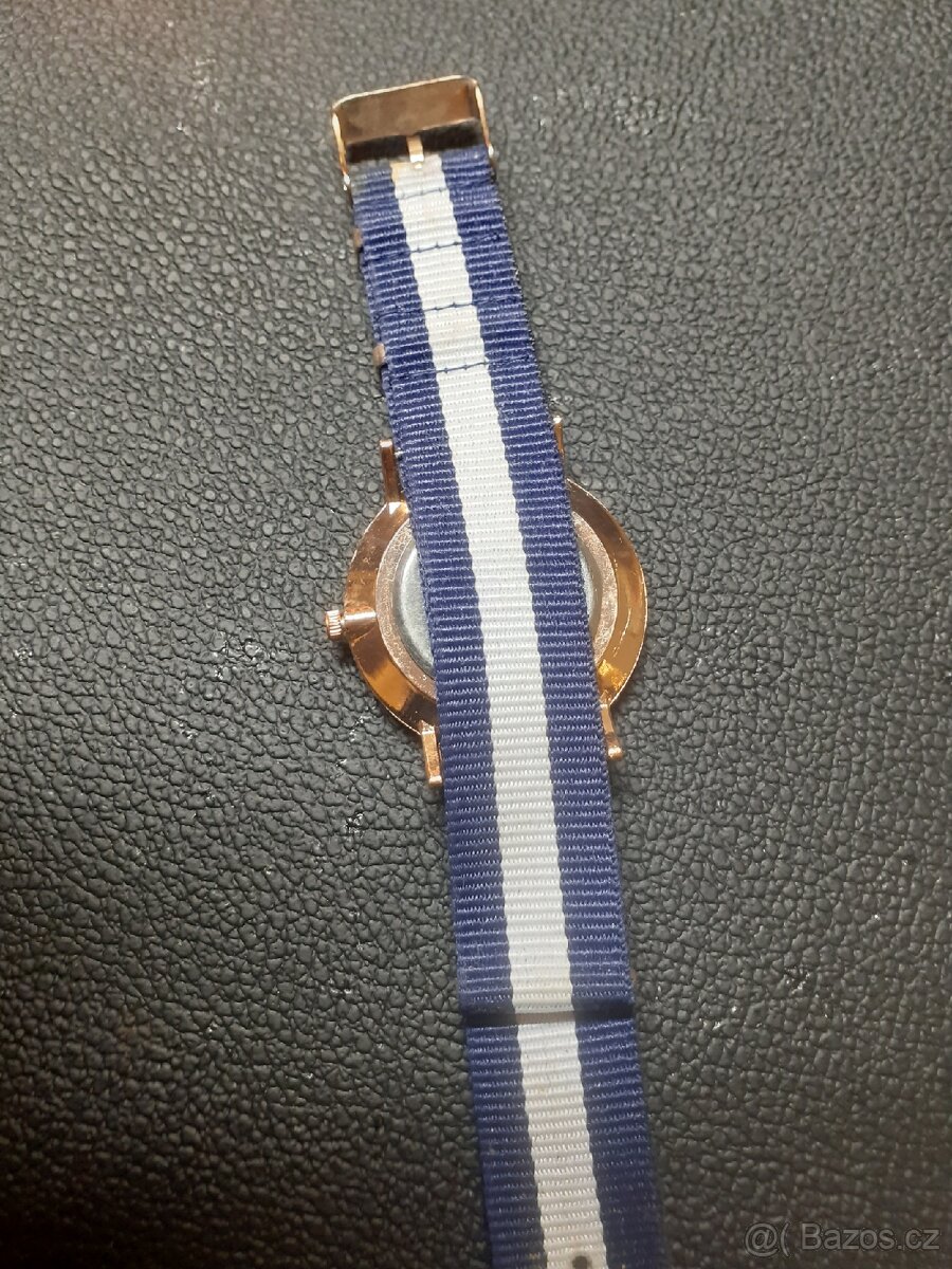 Prodám hodinky Daniel wellington - 7
