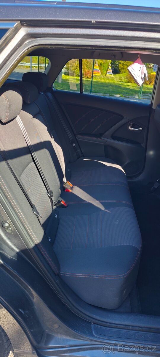 Prodám Toyotu Avensis 2.0D combi 2016 - 7