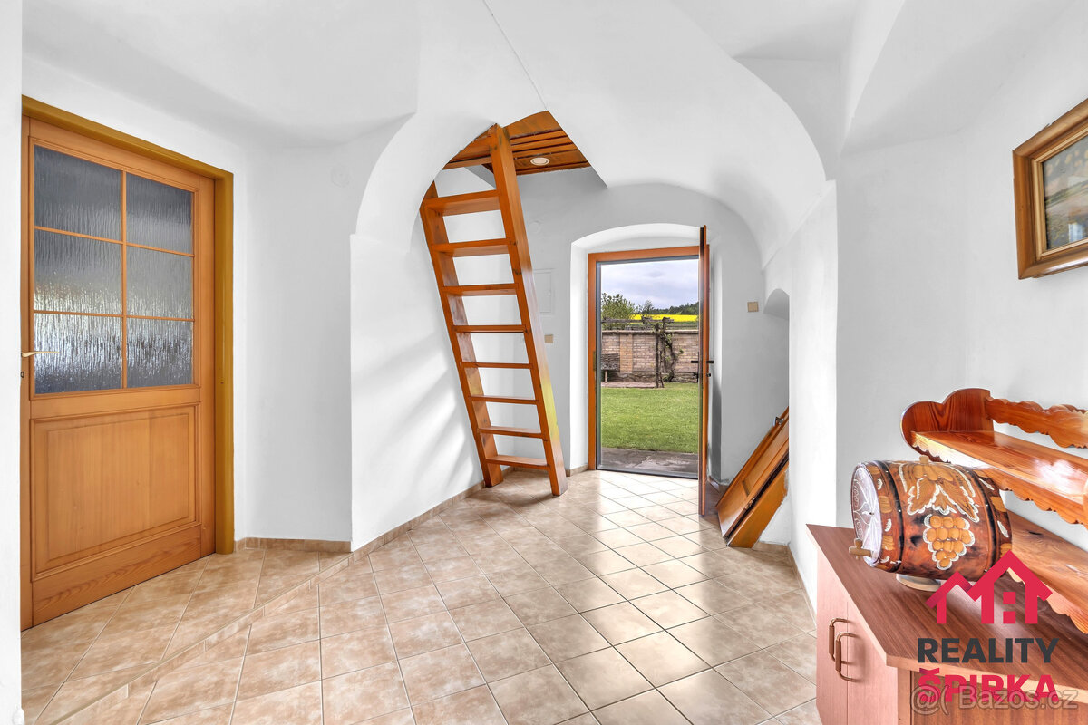 Prodej rodinného domu, pozemek 9.722 m2, obec Ludvíkov, okre - 7