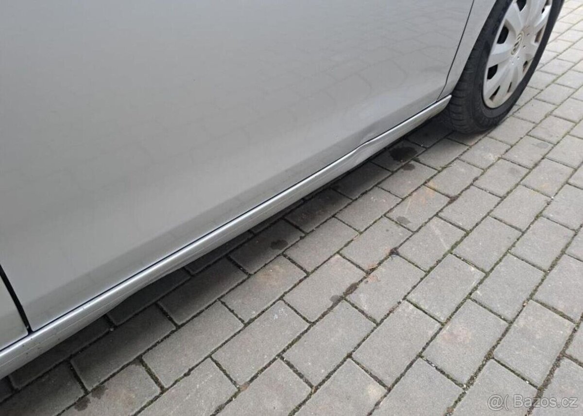 Volkswagen Golf 1,6 TDI nafta manuál 66 kw - 7