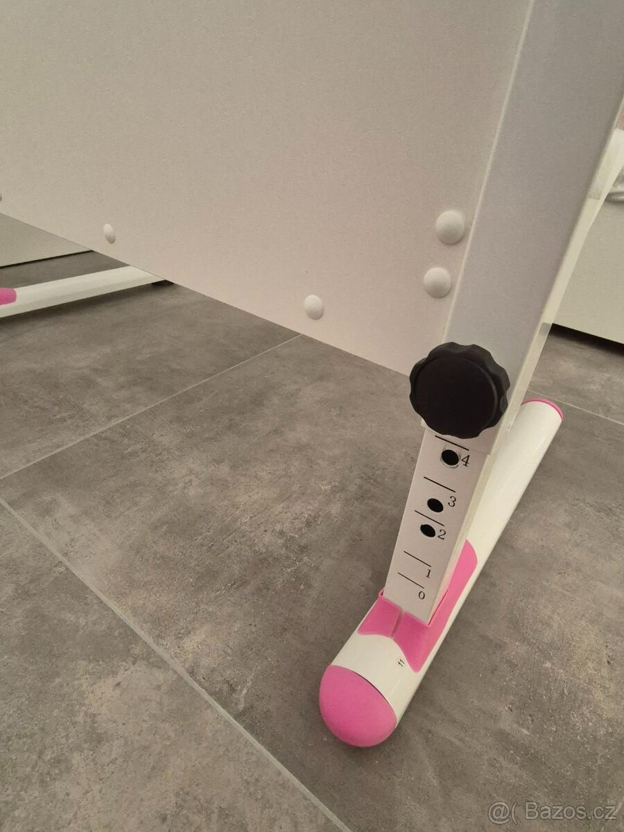 Dětský psací stůl výškově stavitelný - 7