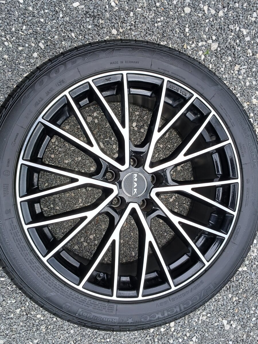 Pěkná alu kola Mercedes 19" Goodyear 7mm - 7