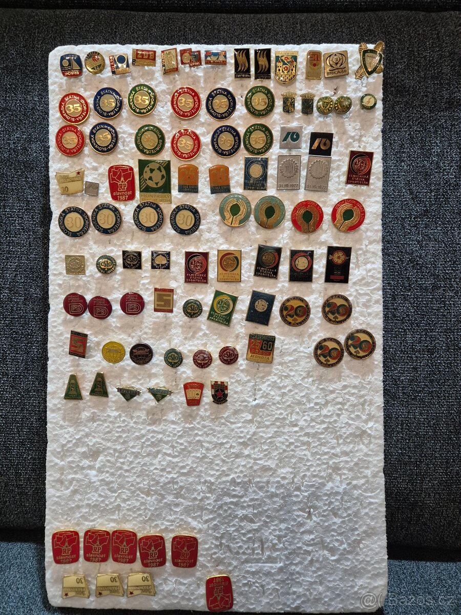 Sbírka odznaků a vyznamenání cca 2100ks - 7