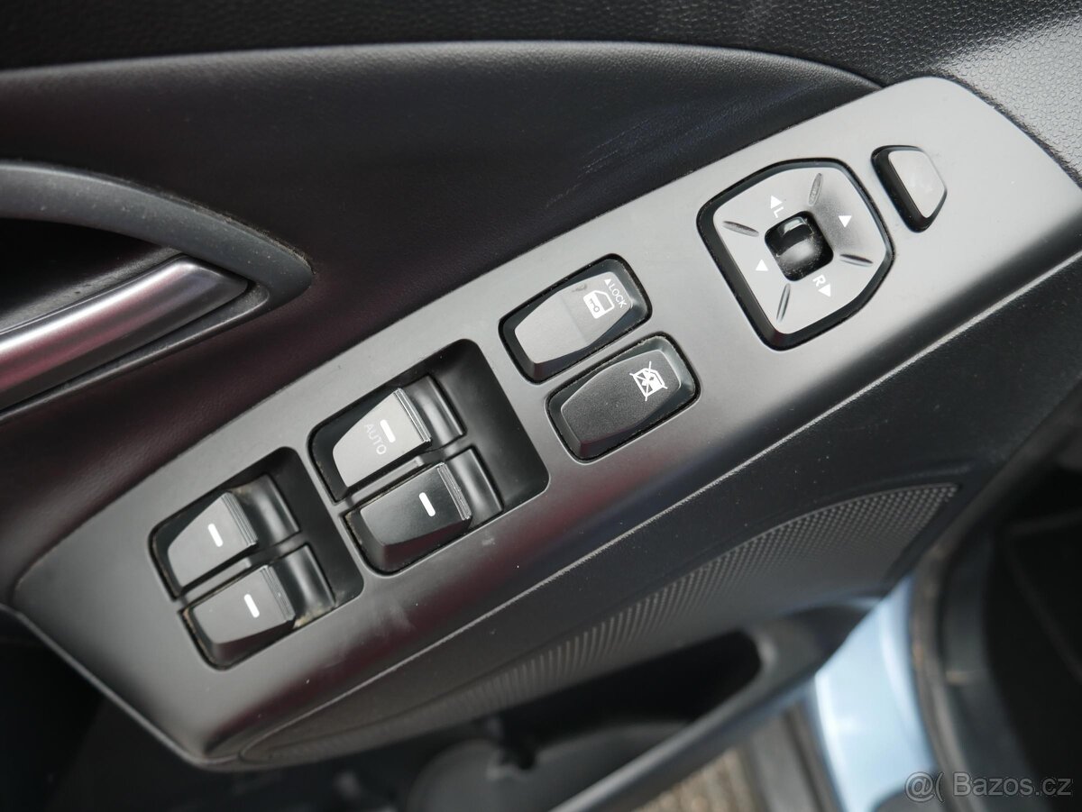 Hyundai Ix35 1.7 CRDi , 85 kW nafta, 2014 - 7