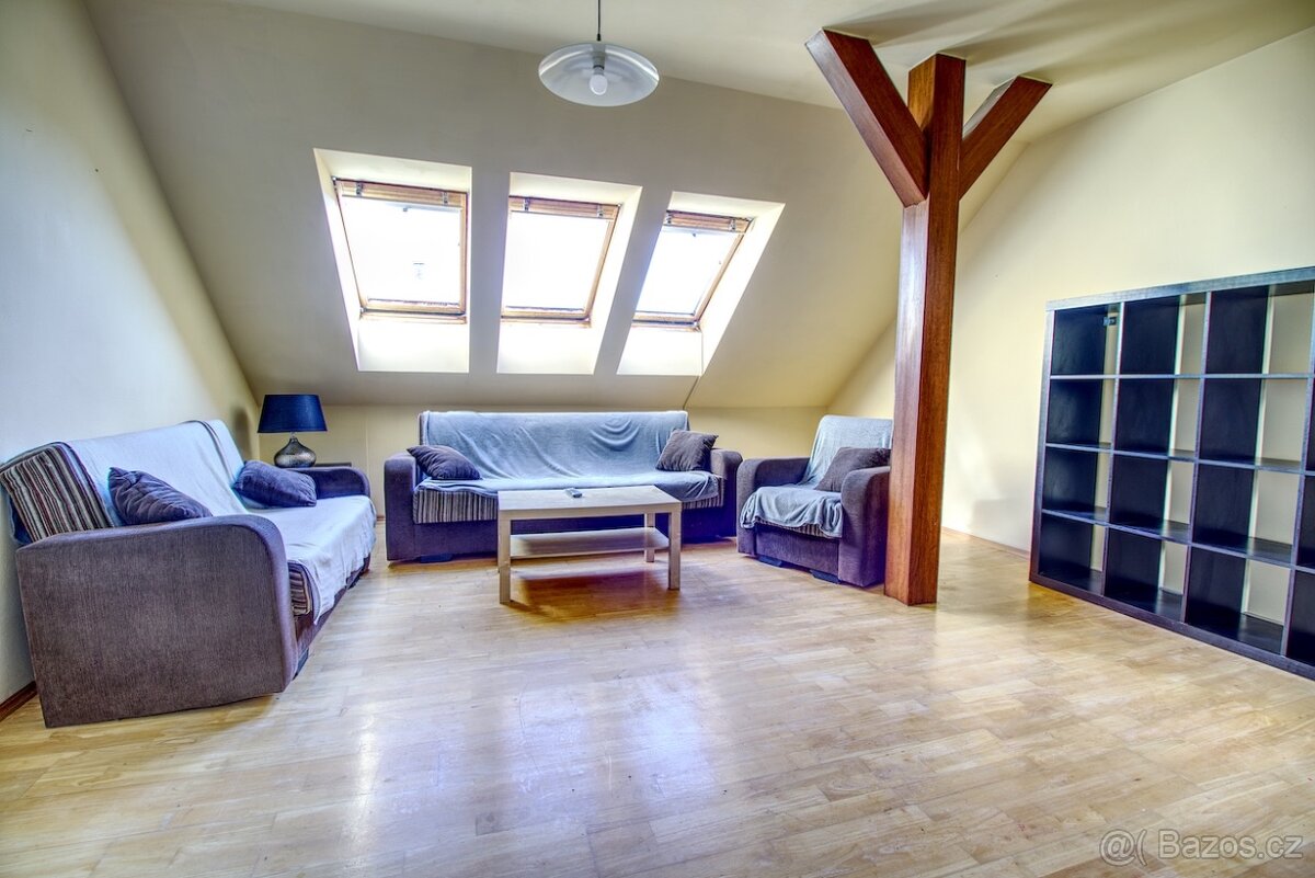 Byt 3+1, 92 m2/balkon, Hradec Králové – centrum. - 7