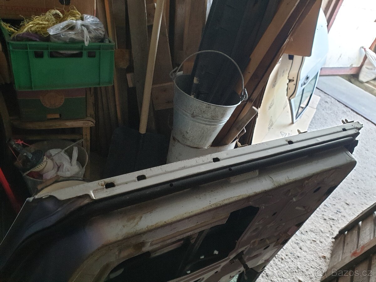 W124 používaná přední kapota do r.1993 před face lift - 7