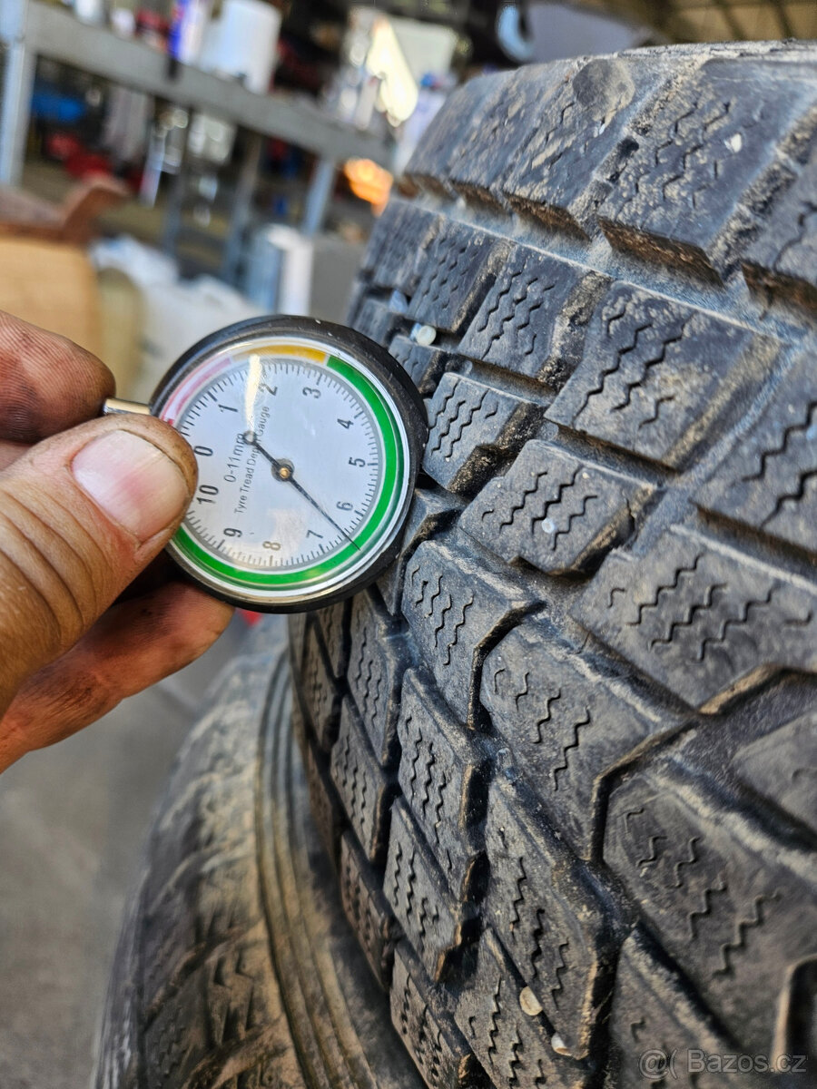 Sada disku 5x139,7mm s pneu 215/70/15 - Jimny - 7