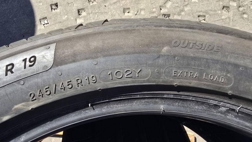 Letní pneu 245/45/19 Michelin - 7