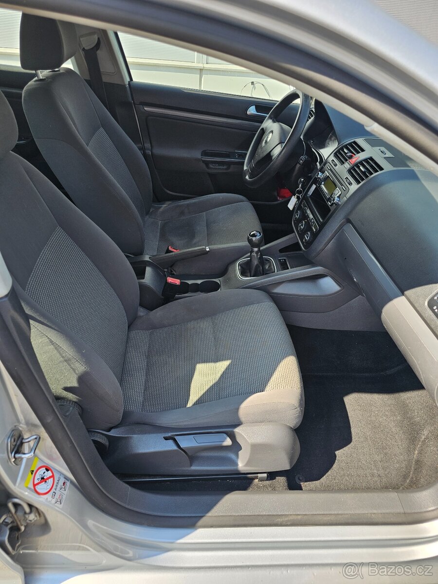 Prodám vw golf 5 combi 1.9 tdi 77 kW rok.v.2009 - 7