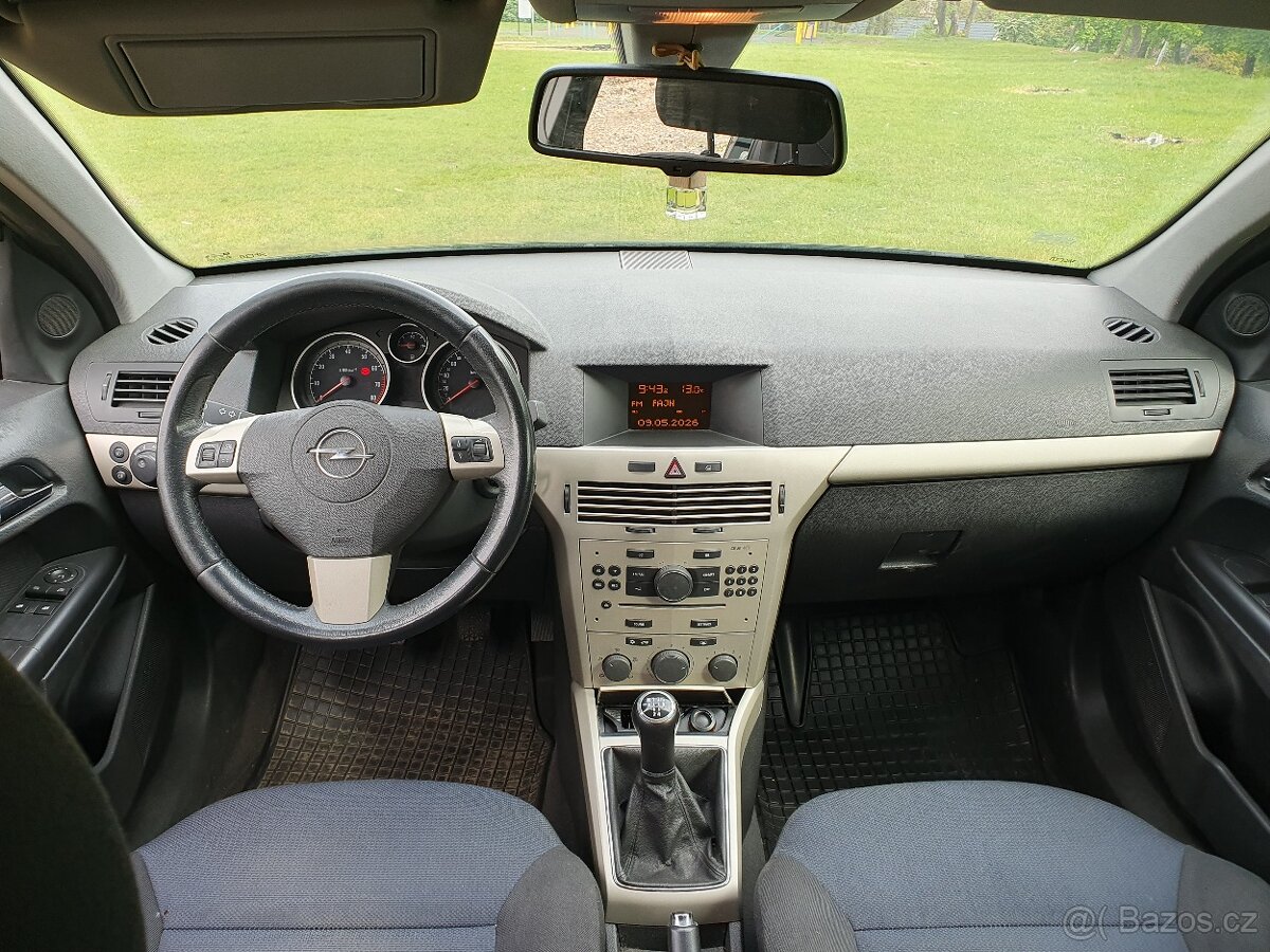Opel Astra kombi 1.6i nová stk - 7